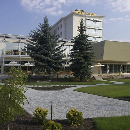 Hotel Janosik Липтовски-Микулаш Экстерьер фото