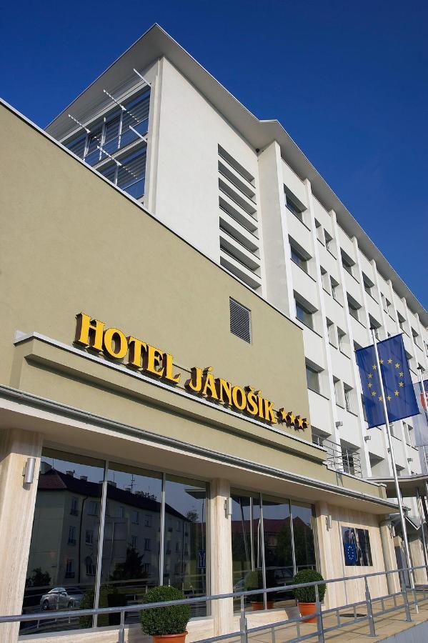 Hotel Janosik Липтовски-Микулаш Экстерьер фото