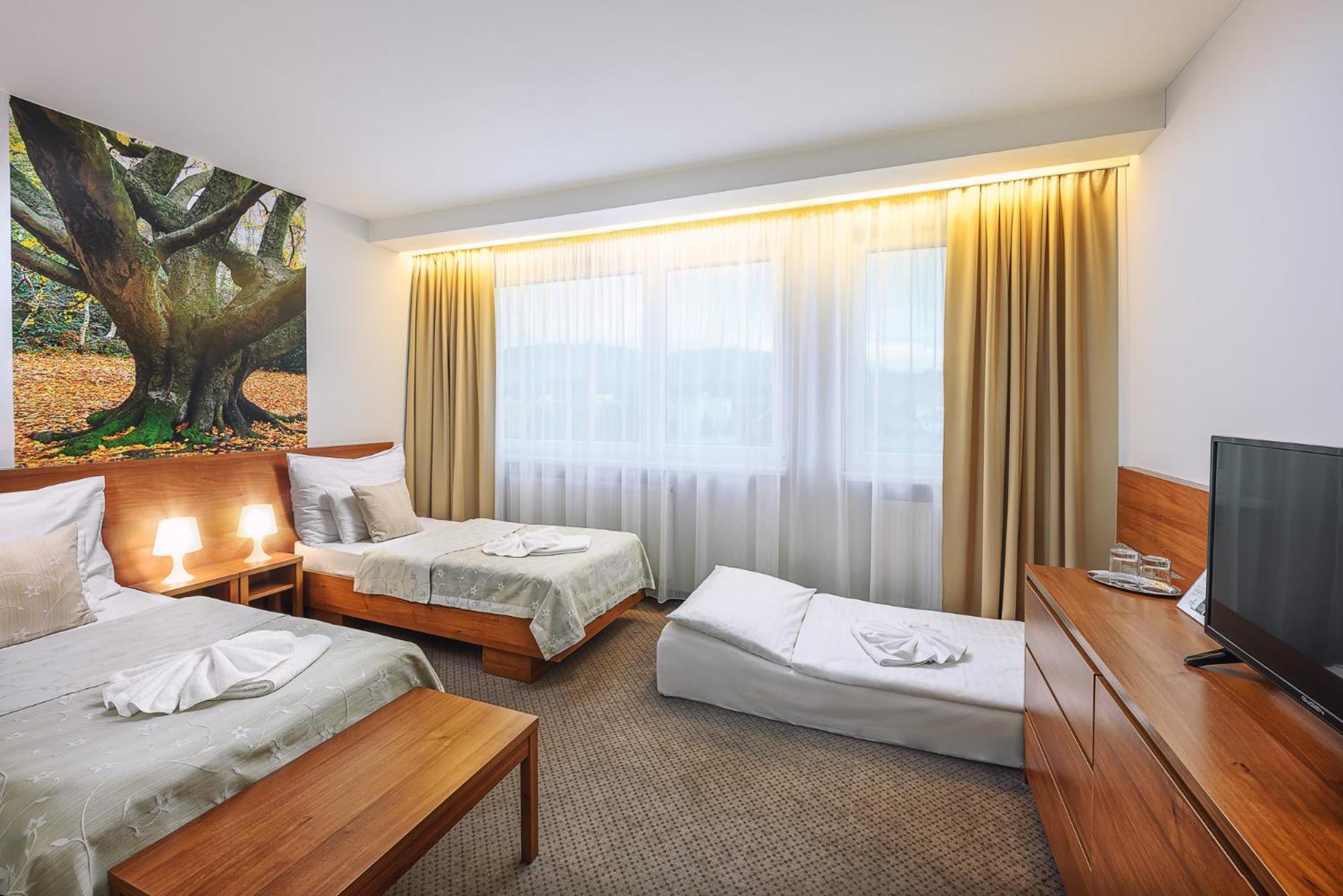 Hotel Janosik Липтовски-Микулаш Экстерьер фото