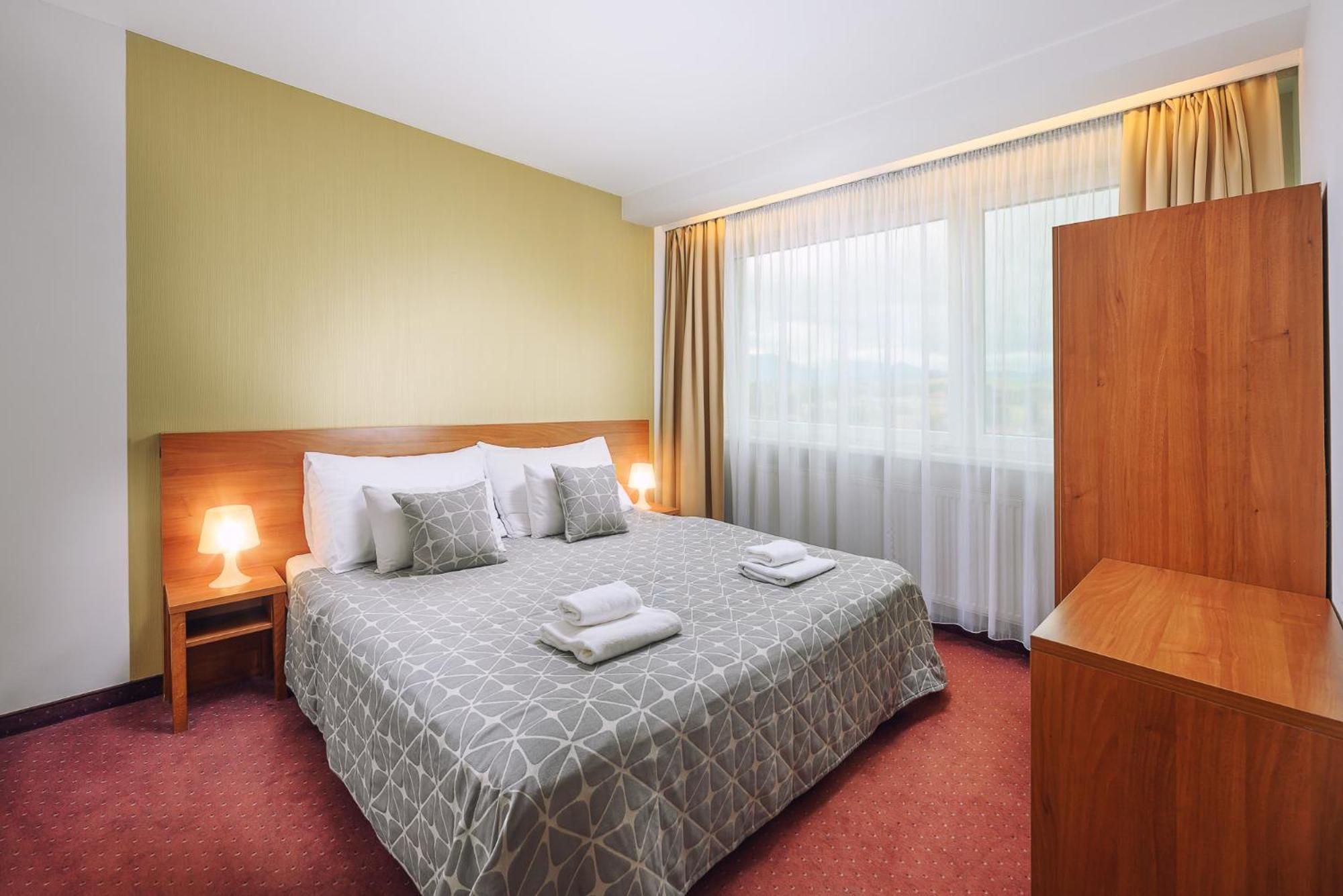 Hotel Janosik Липтовски-Микулаш Экстерьер фото