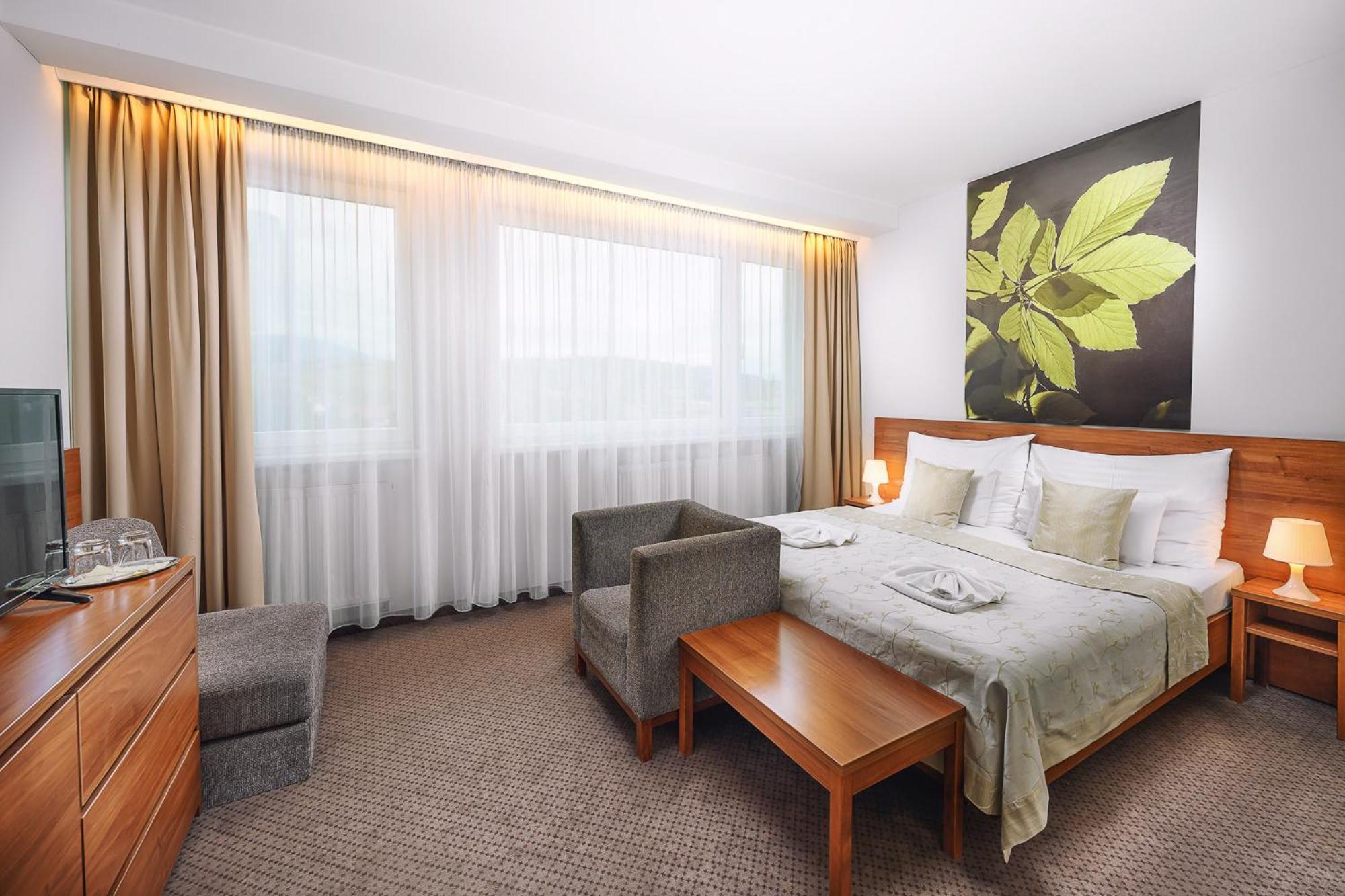 Hotel Janosik Липтовски-Микулаш Экстерьер фото