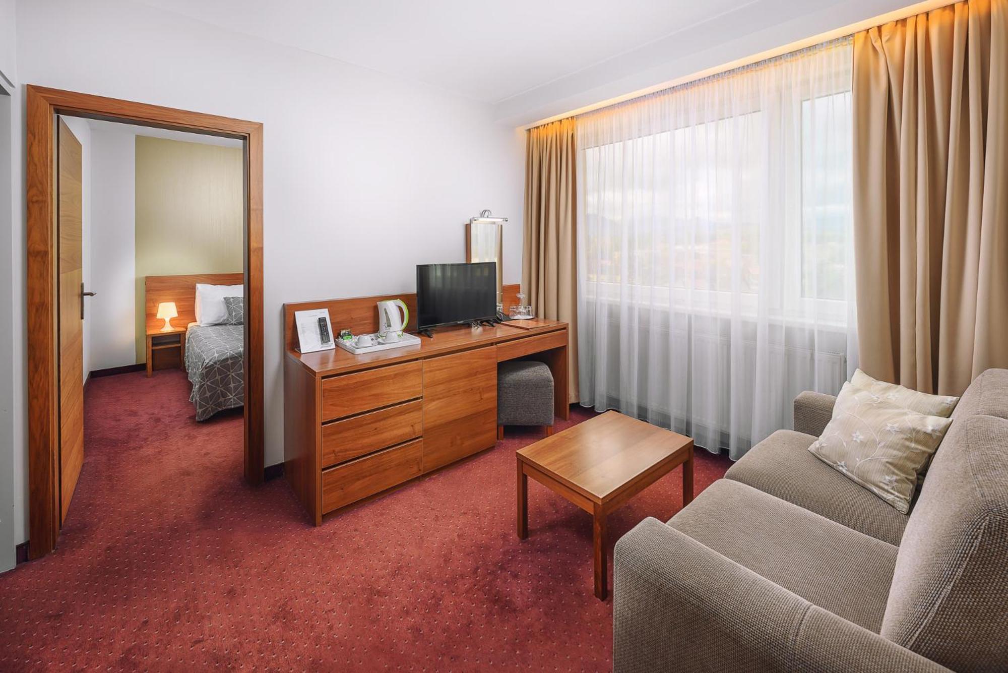 Hotel Janosik Липтовски-Микулаш Экстерьер фото