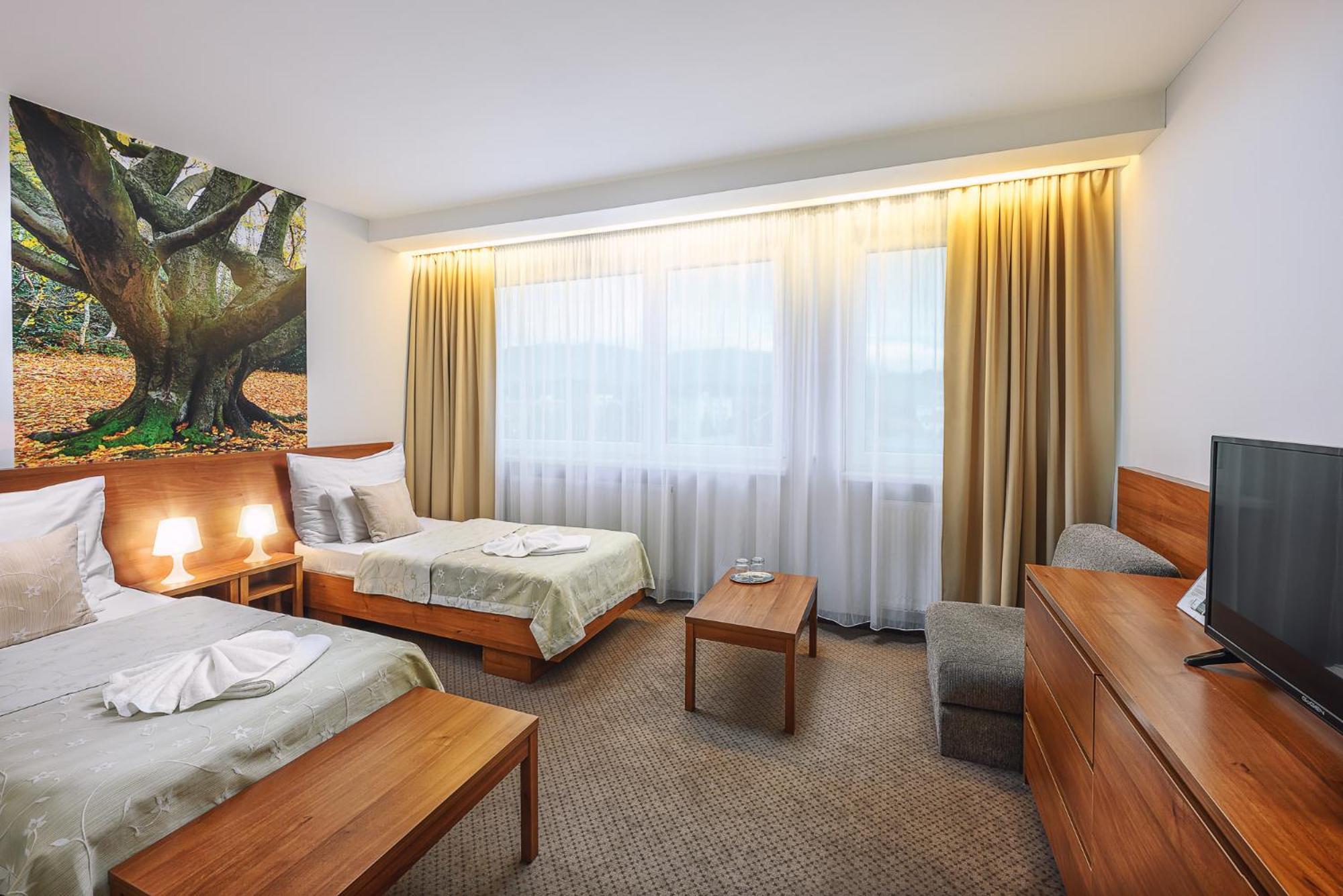 Hotel Janosik Липтовски-Микулаш Экстерьер фото
