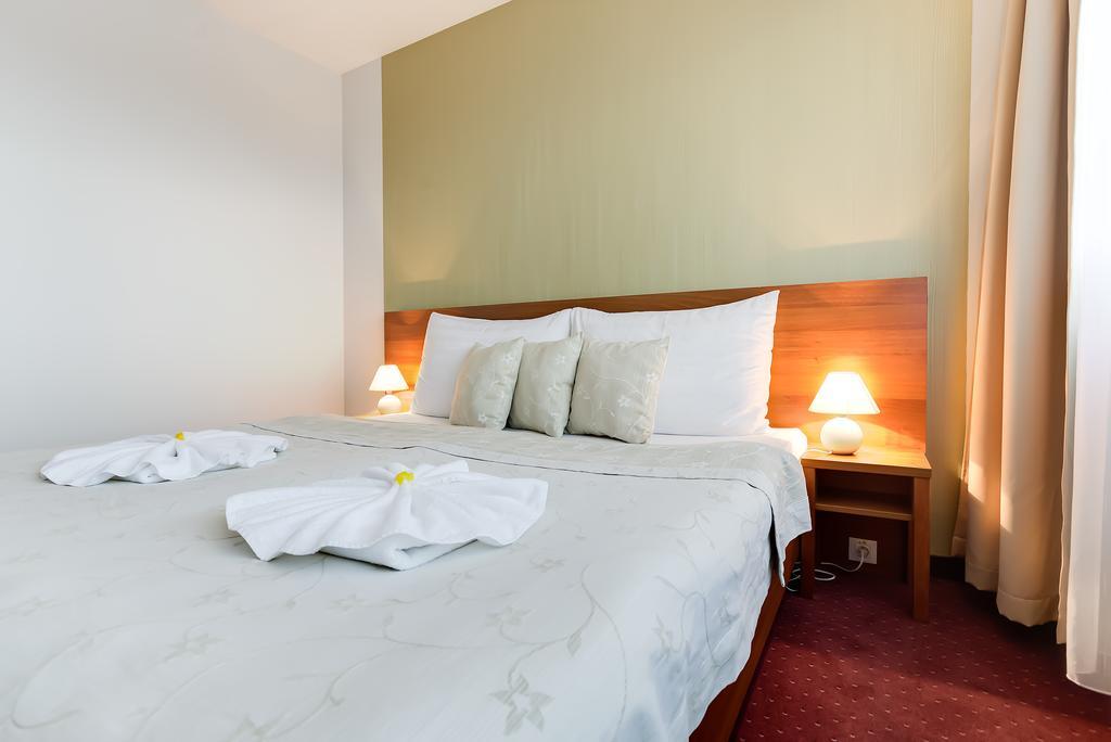 Hotel Janosik Липтовски-Микулаш Экстерьер фото